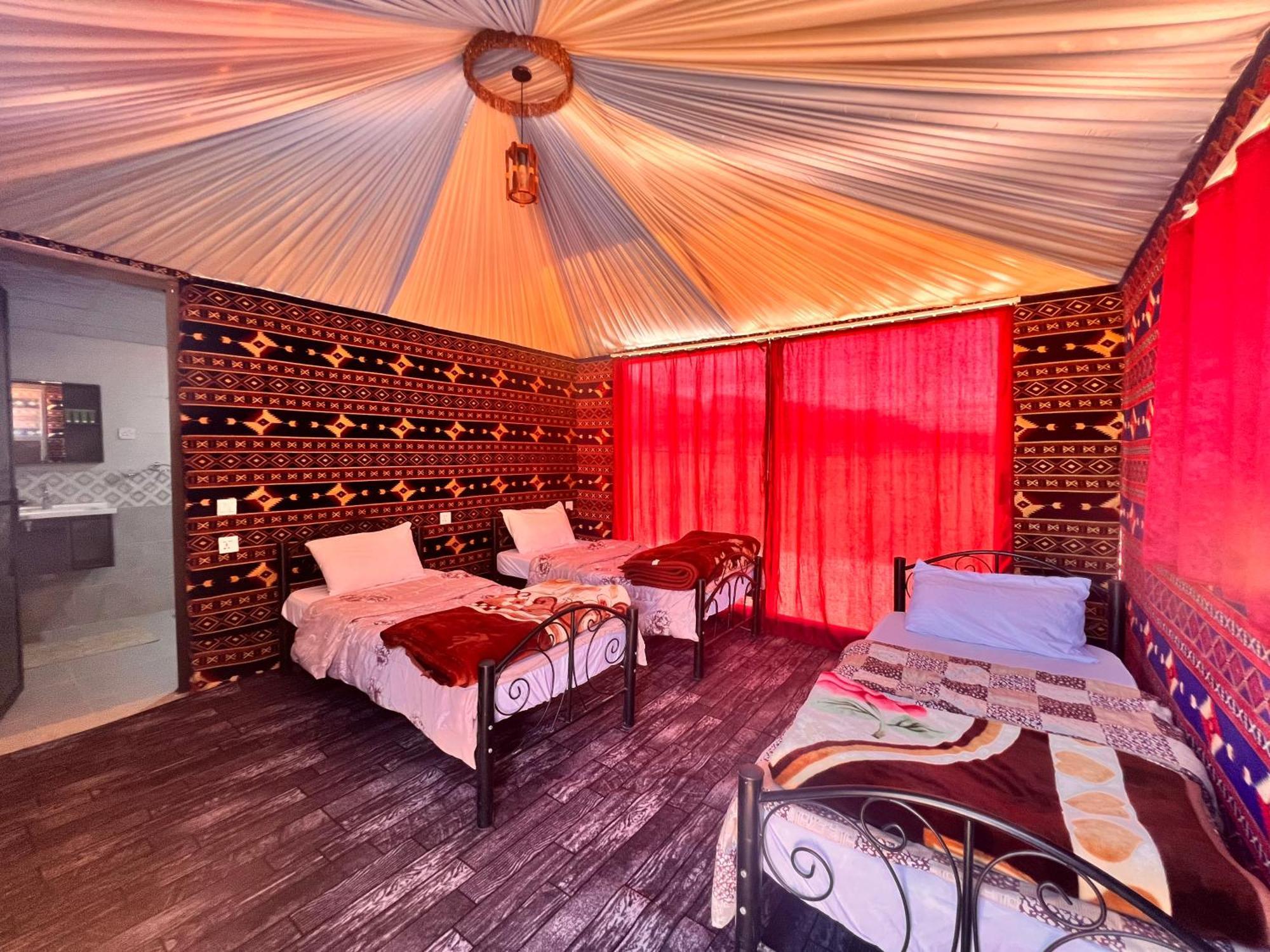 Wadi Rum Sky Tours & Camp Exterior foto